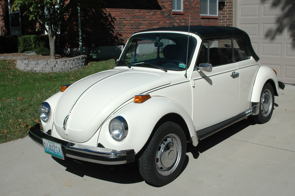 1977 Cream Super Beetle • © 2024 Flashback Racing