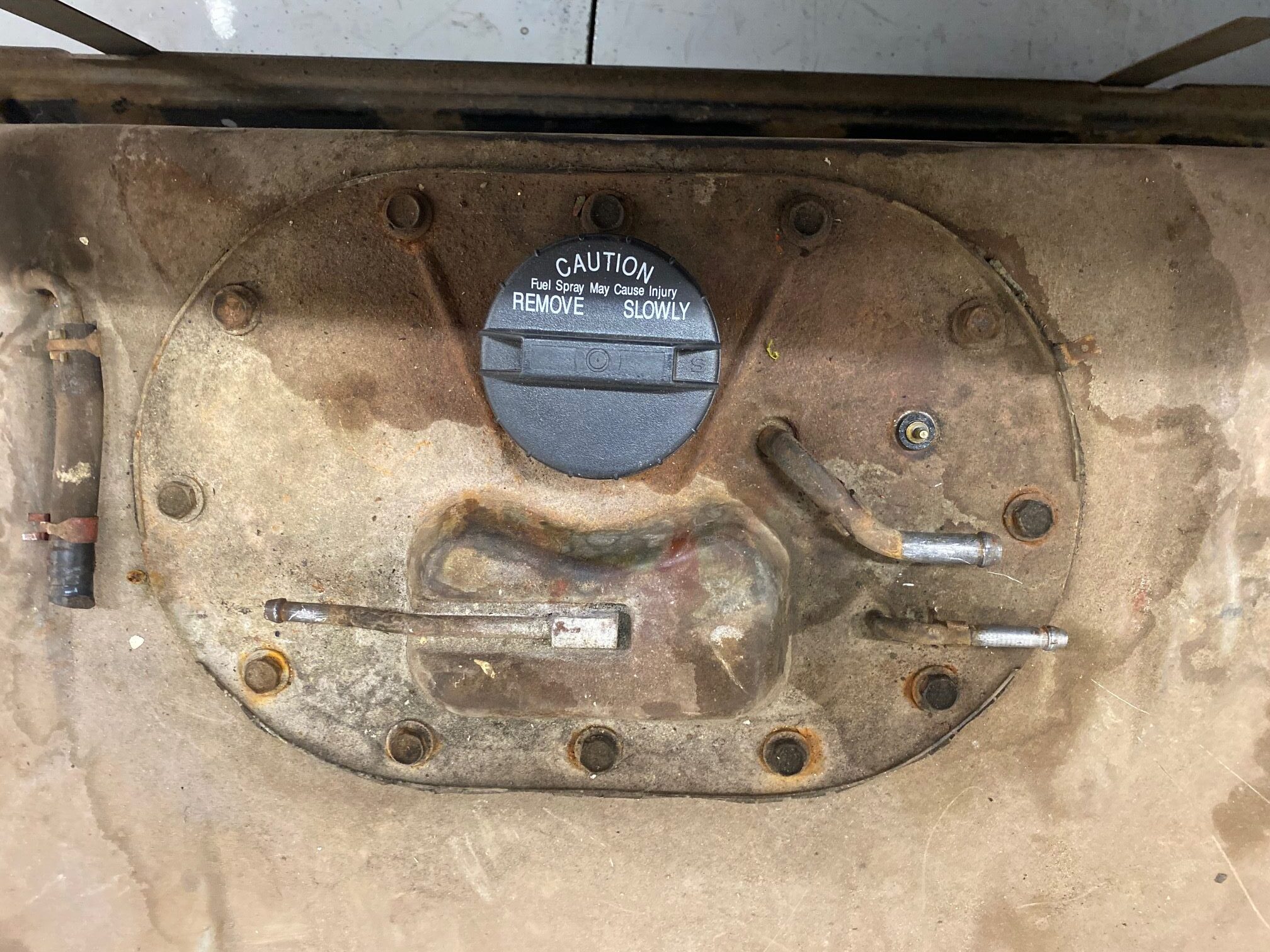 1975 Corvette Old Gas Tank Sending Unit ©2024 Flashback Racing