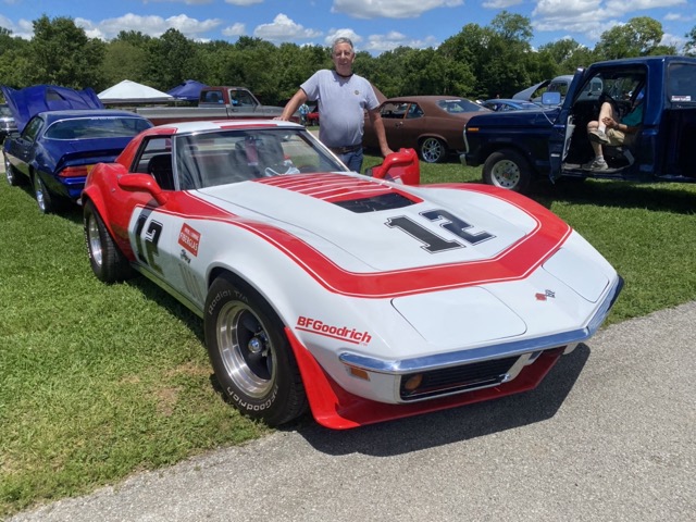 Tony Chiles with his Owens Corning Tribute Corvette ©2024 Flashback Racing